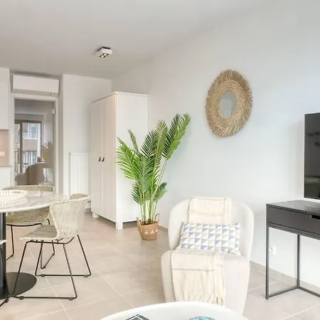 Apartment 4-person By With Parking