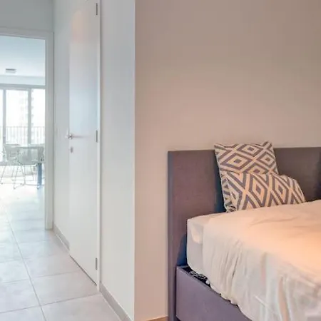 4-person By With Parking * Οστένδη